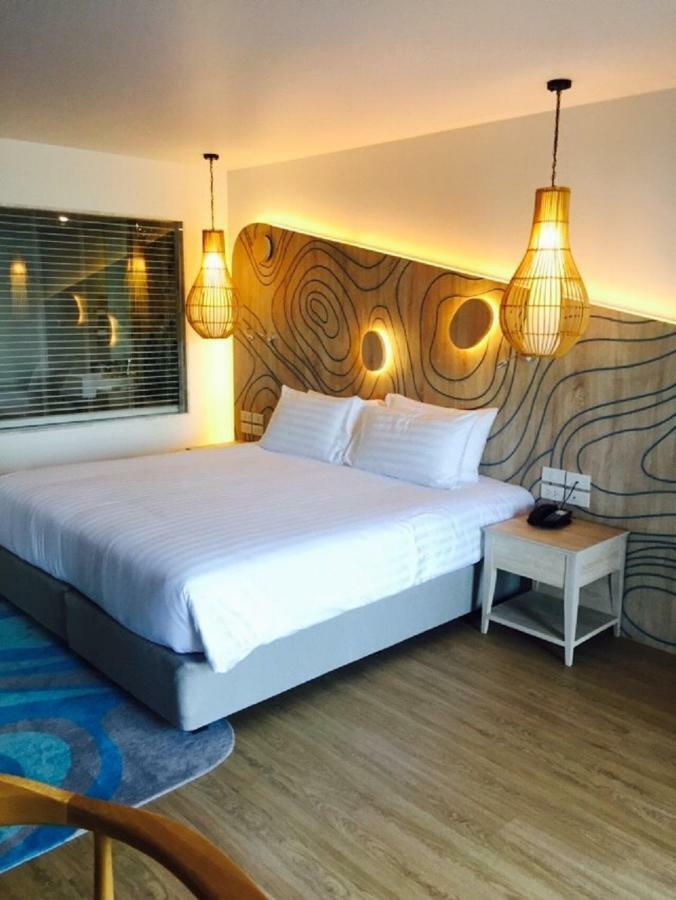Liv Hotel Phuket Patong Beachfront Dış mekan fotoğraf
